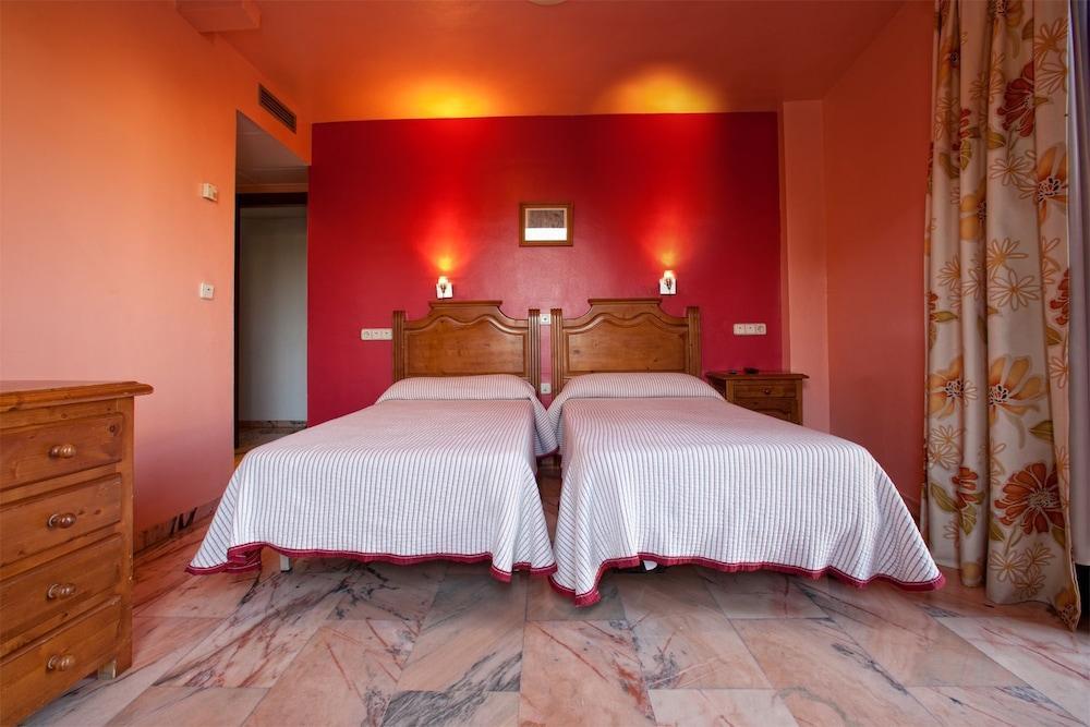 Hostal Rio De Oro Alcala La Real Exterior photo